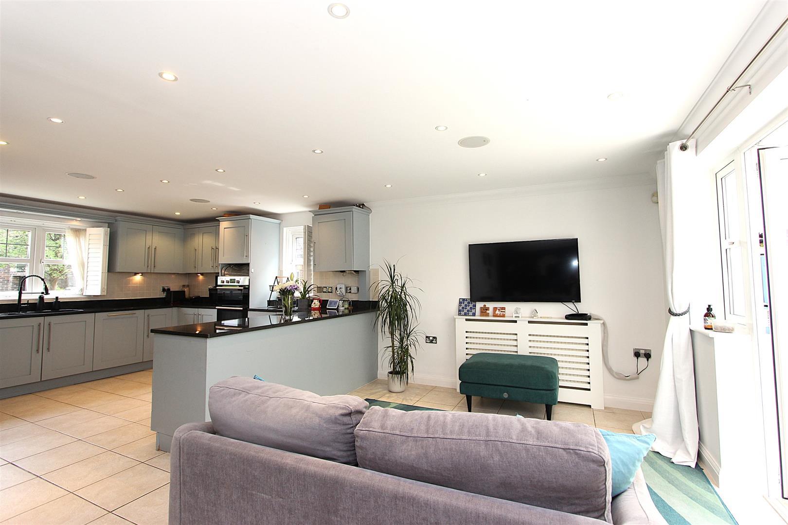 Property Image df2fcec0-6cb0-440f-a3ee-6a35263aeb0b