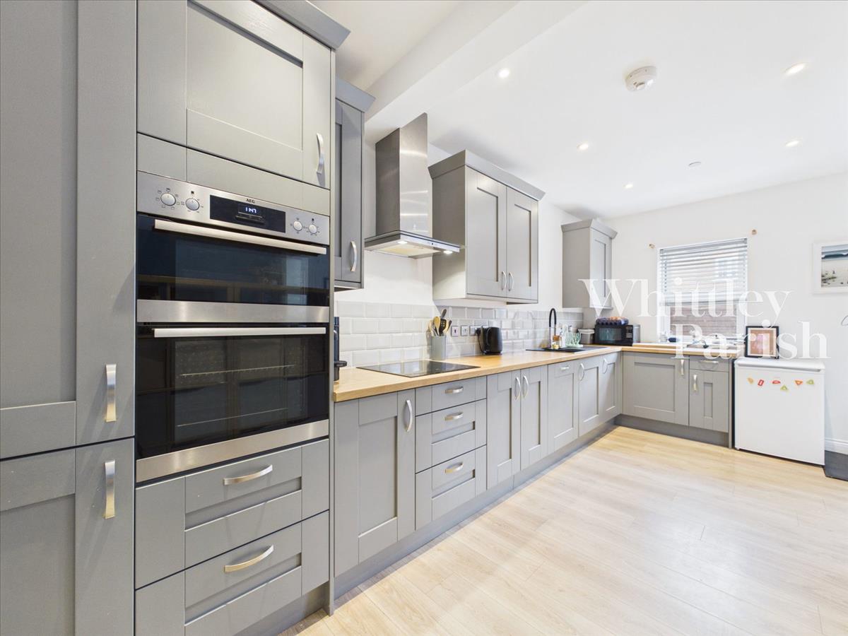 Property Image df45e920-9bbb-497b-8c67-0351f54bde43