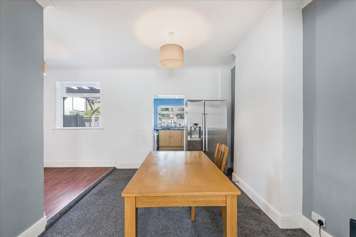 Property Image df53a27e-5b49-452f-a25e-55aa89c87e9b