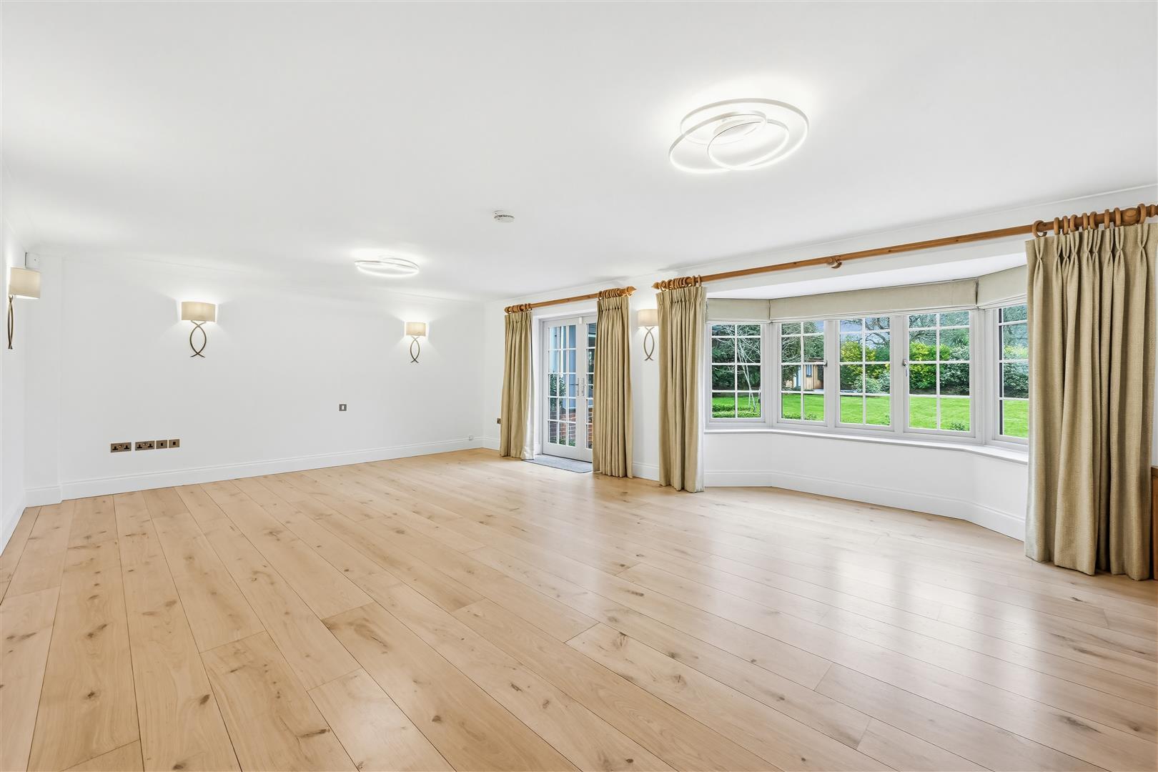 Property Image df682e84-42d2-4efd-b961-a03ca385f46a