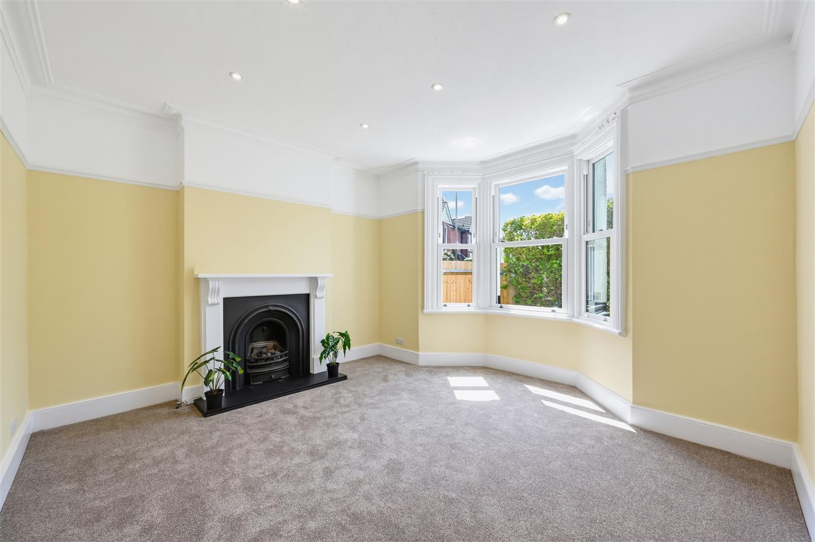 Property Image dfa75bb3-f970-4281-9f15-37bc2781db9b