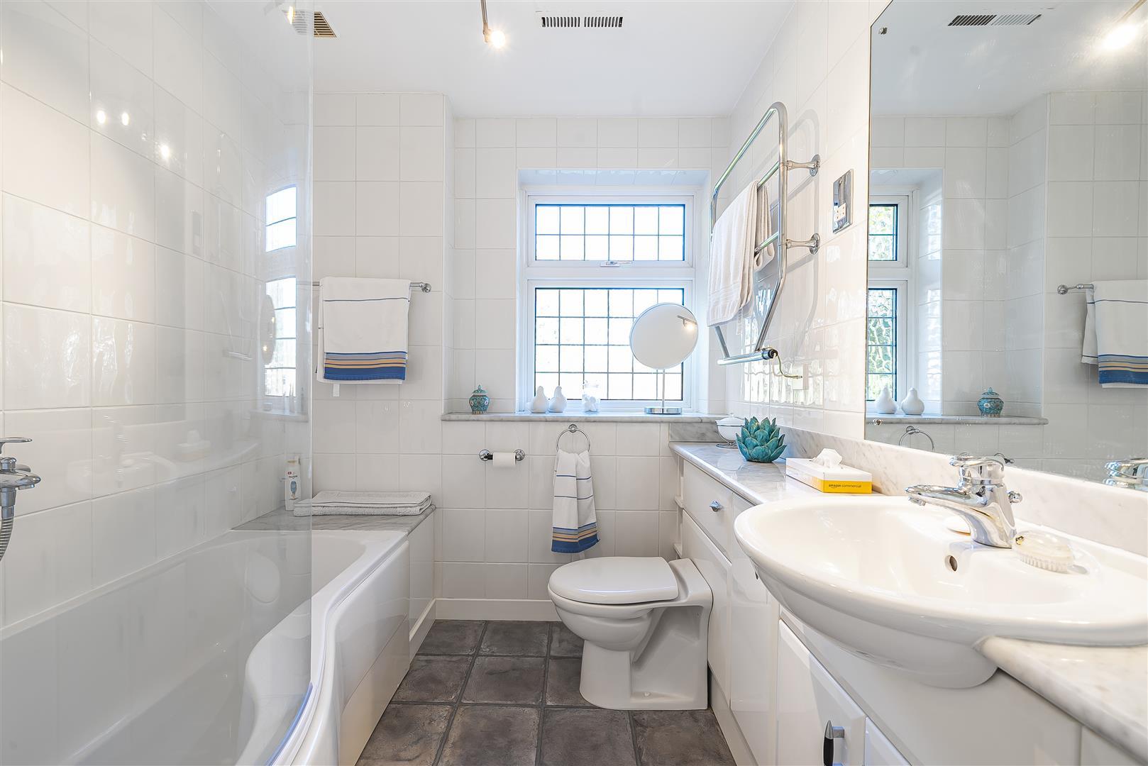 Property Image dfd1f43e-2350-42ca-8dac-b4851f7046c7