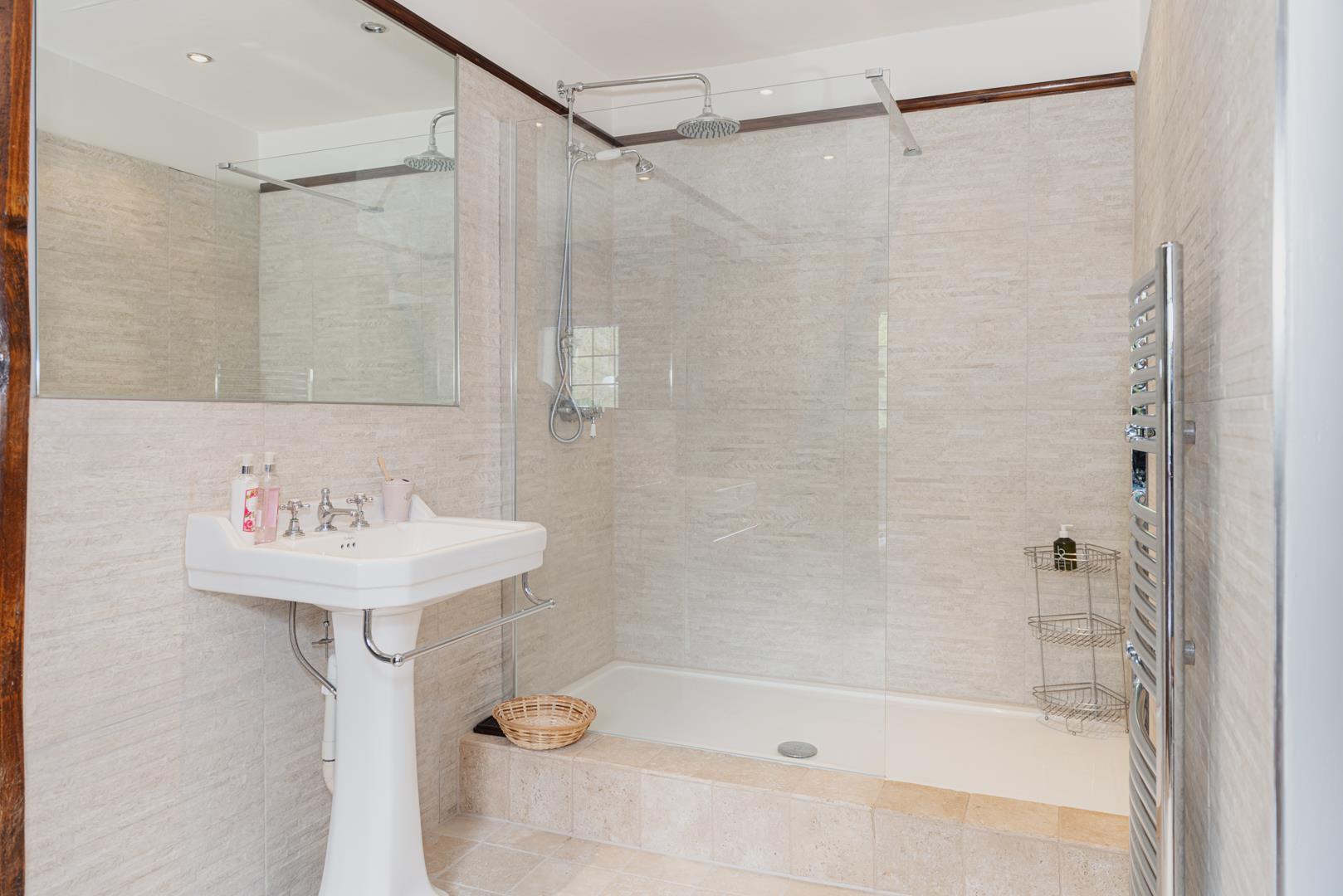 Property Image dfd8d3ee-10c2-421c-9e64-2ee196a7aa68