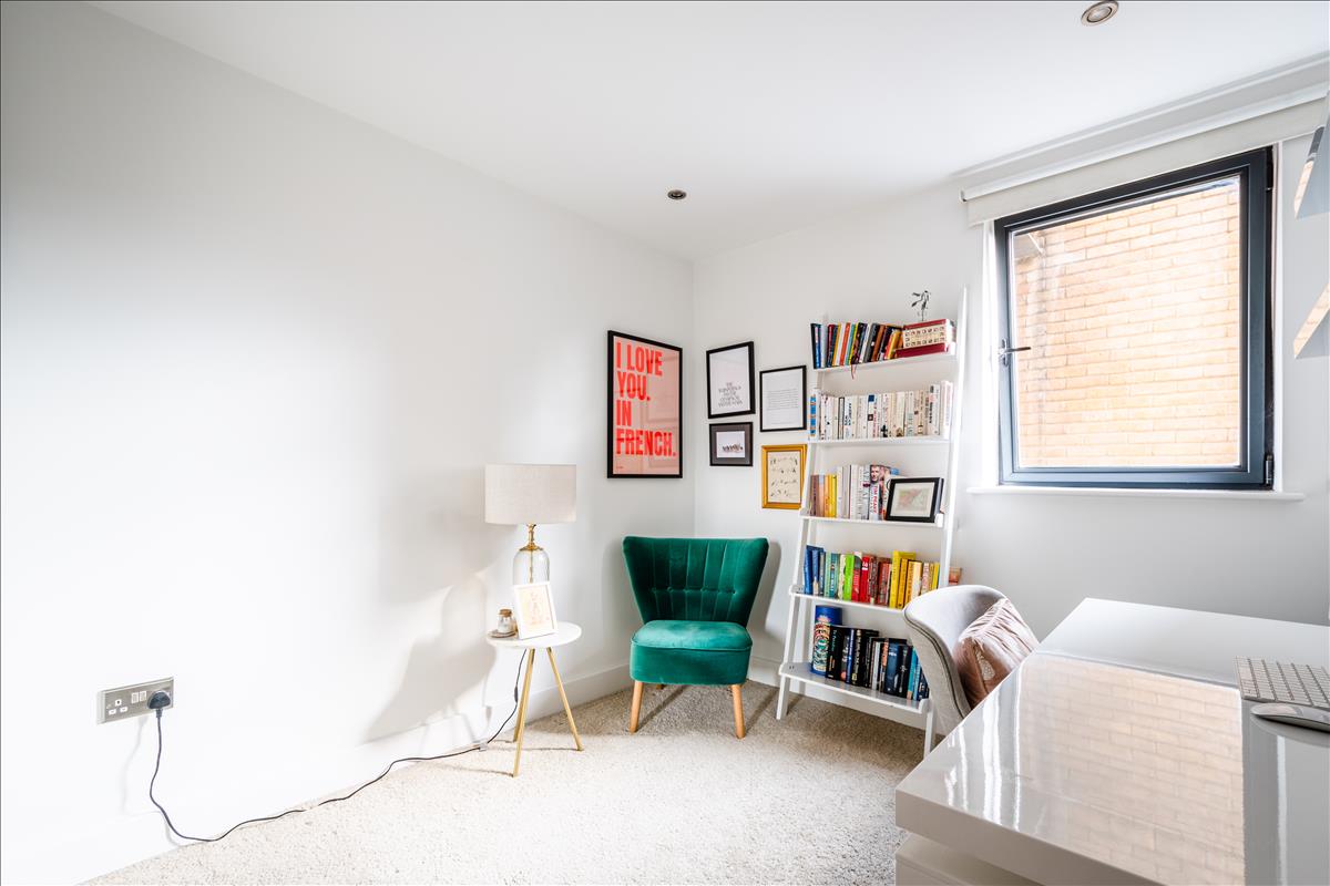 3 apartment for sale Hoxton Square