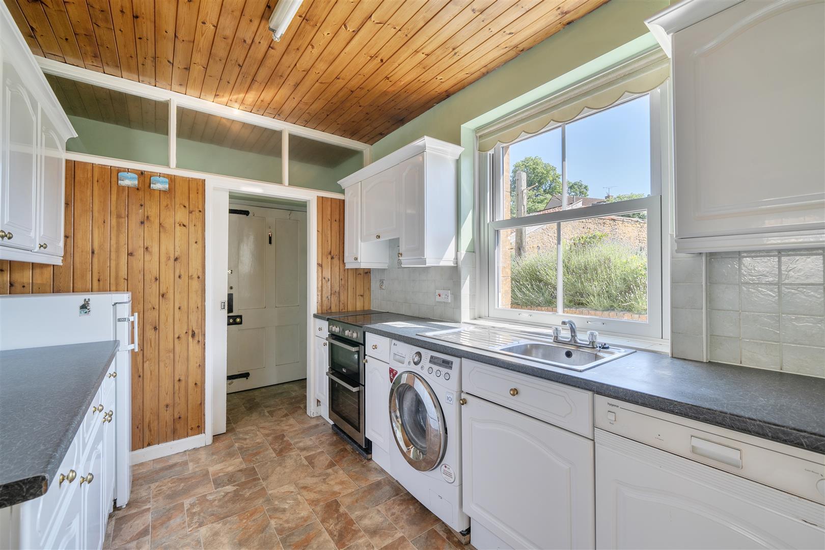 Property Image e002da43-8b99-498e-b53c-f183aa7cd68e