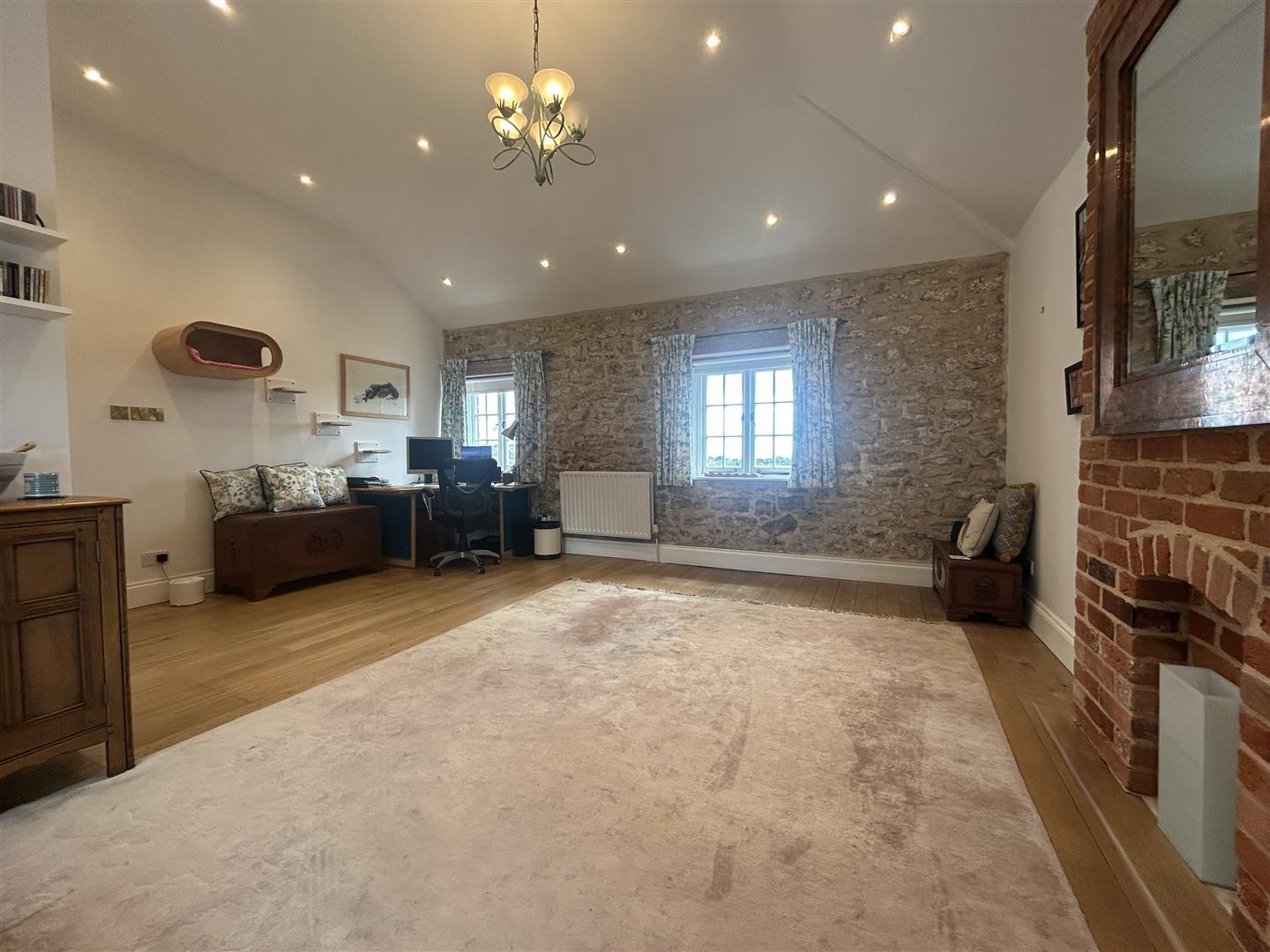 Property Image e0042346-0e3b-4c4c-9bb6-be58d81affc6
