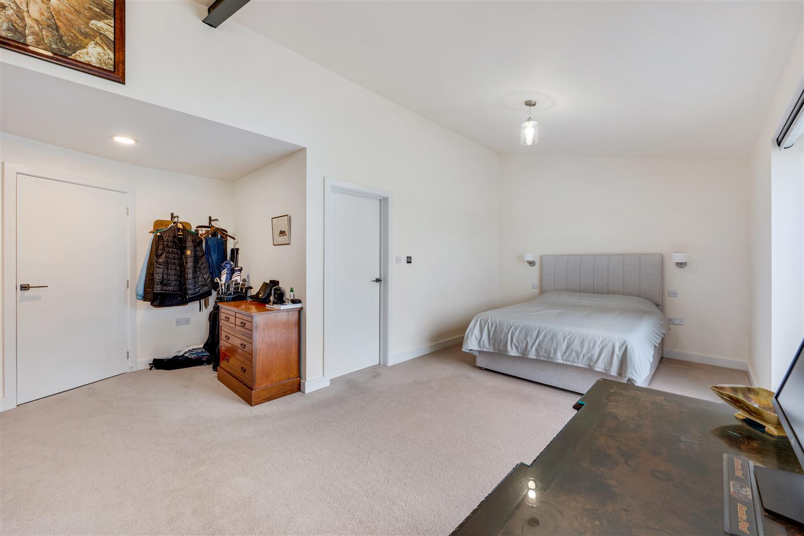 Property Image e0044ab3-0675-483f-af1f-bc5d4947b2a4