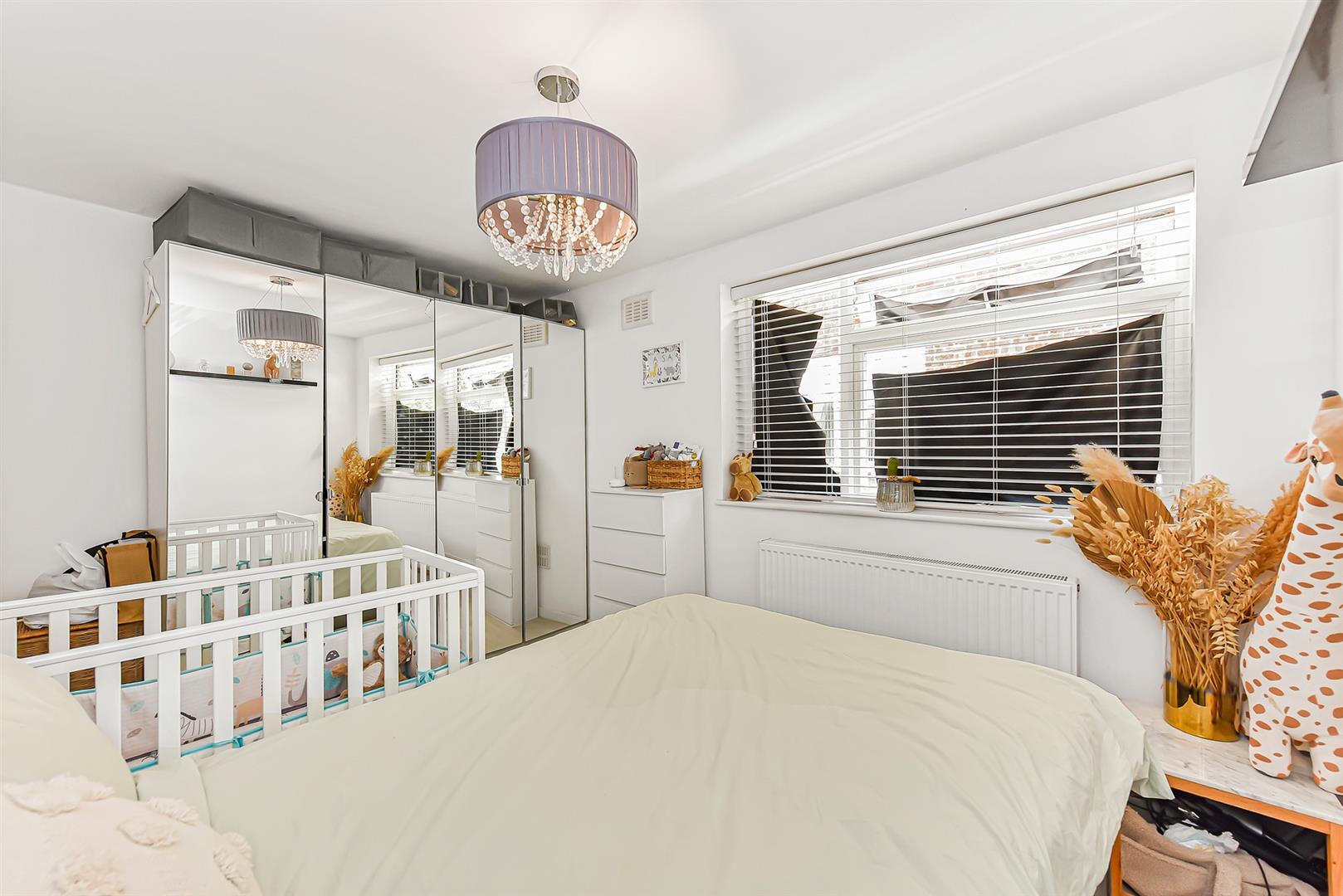 Property Image e0140308-92b7-4562-9b57-91cd84a8bfa7
