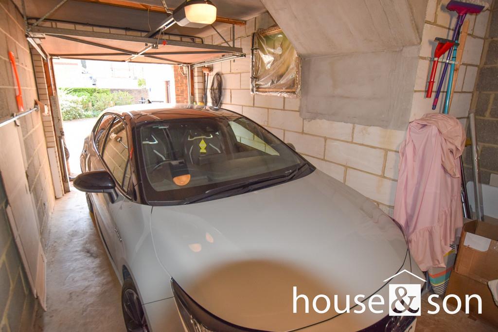 Property Image e0162796-2451-41a3-8d6d-fae617f8fe96