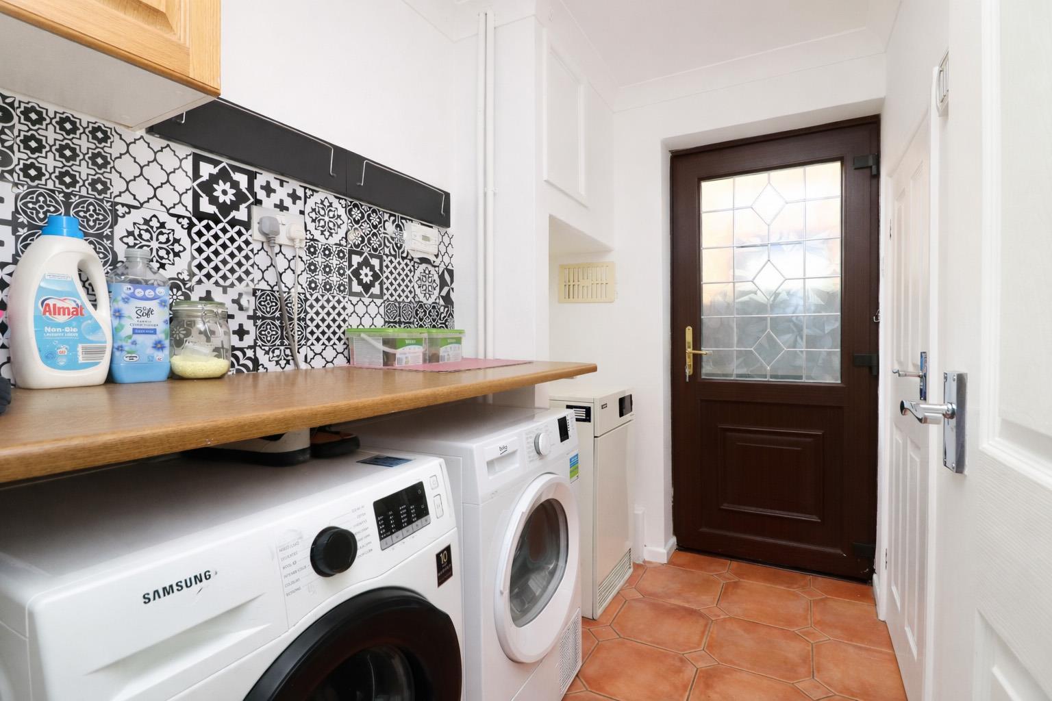 Property Image e019f48b-07dd-4c12-957d-c8fa7d0573f7