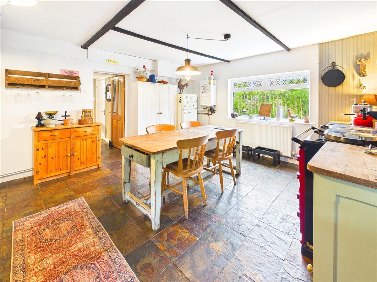Property Image e01e100b-ee2f-4361-bb83-013adbba9984