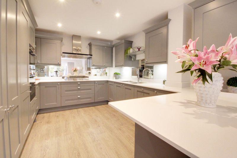 Property Image e0201ce3-8933-464d-a411-166caff1716a