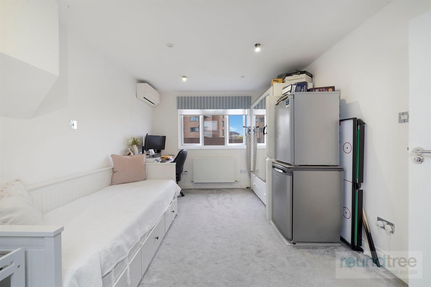 Property Image e02bbeb9-cbc1-44f9-8174-d0119c4dd4a6