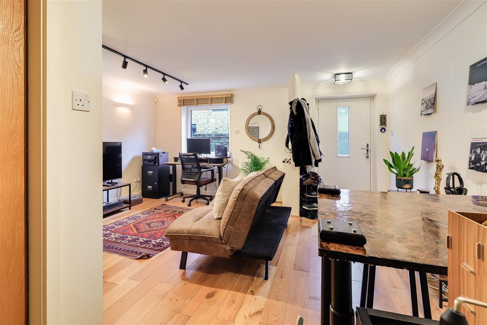 Property Image e034ad0c-b61d-4889-aee0-ad82801afb6a
