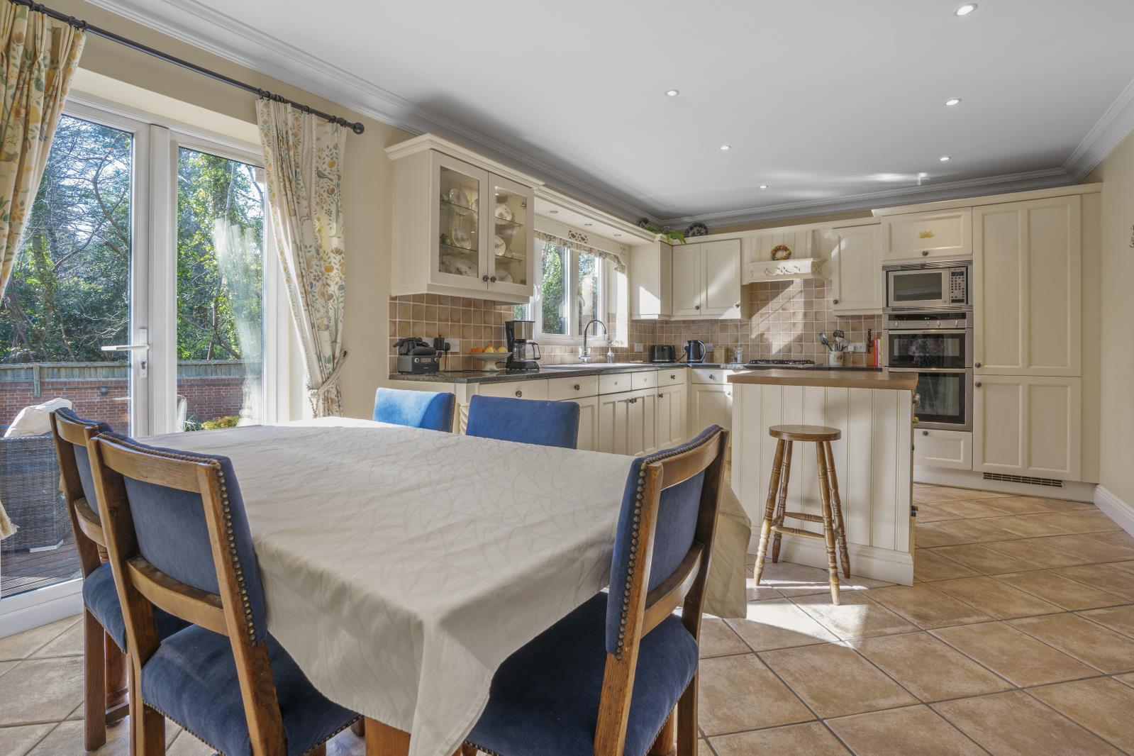 Property Image e04b0c48-0a3a-4baf-893d-fd0890723c25