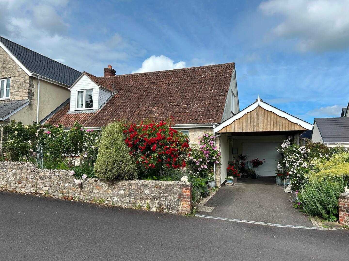 Property Image e0587cc9-b7d4-4647-8d1c-b8d2c9508631