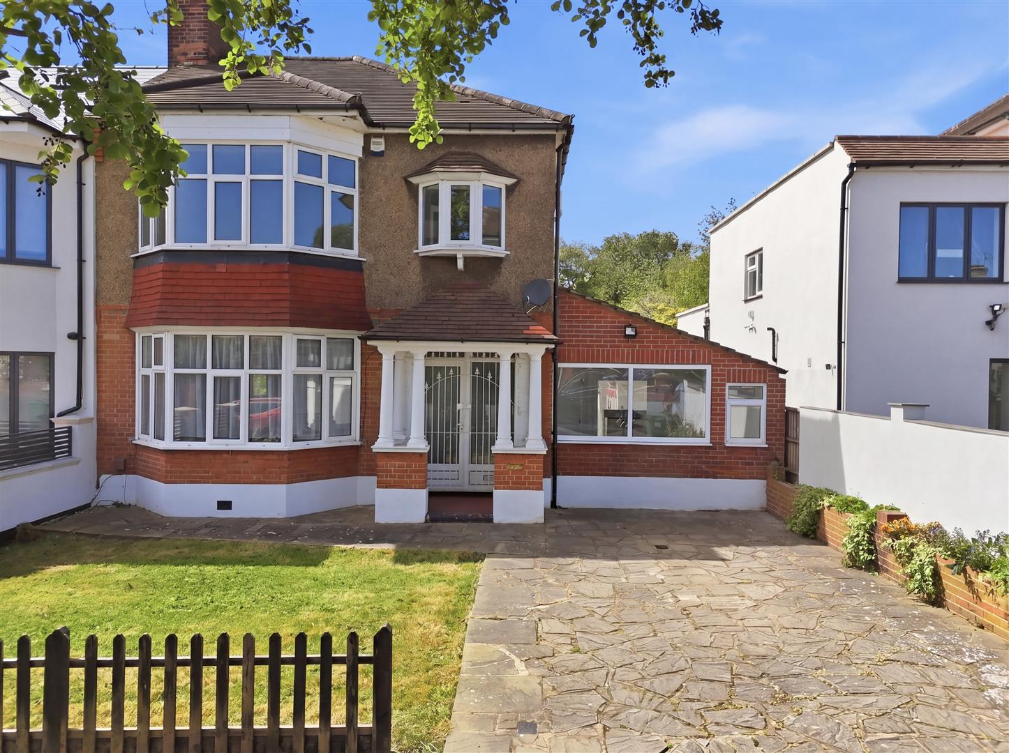Property Image e066575f-3d00-41fe-93a2-0231a5c59034