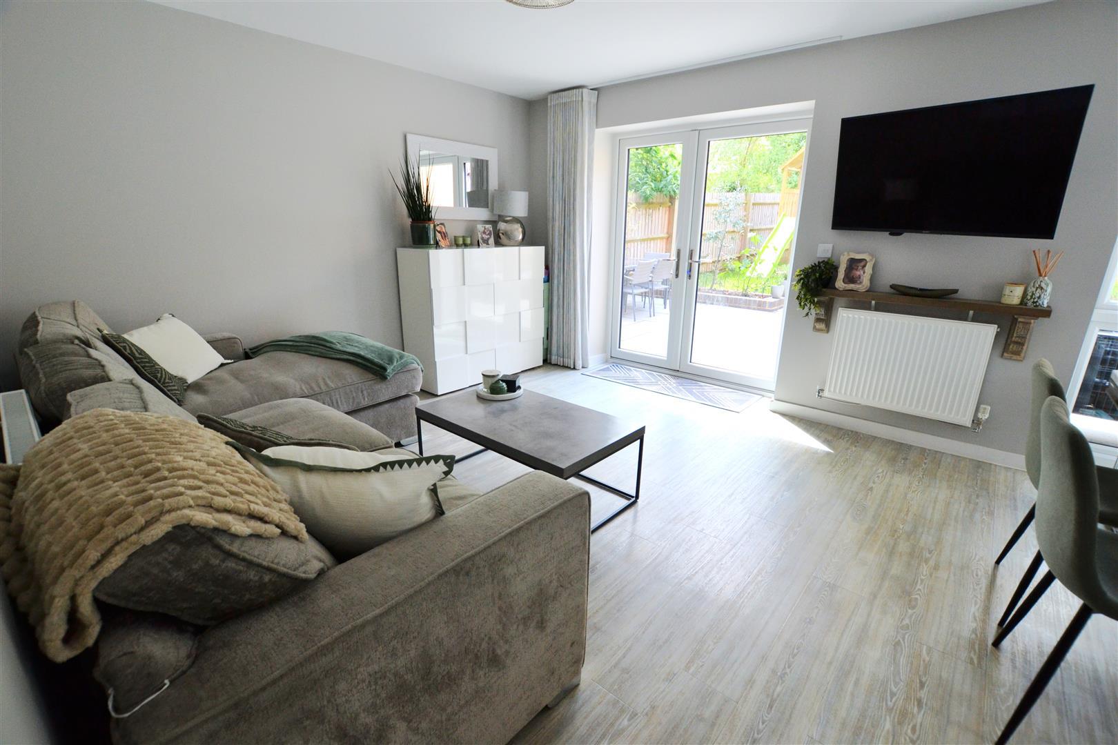 Property Image e07433a3-9033-4945-895a-7bd1bfd55f5b