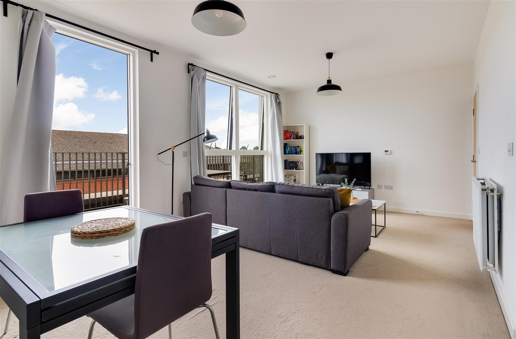 Property Image e079957f-8b1c-42cf-9d67-d7fc8a01d7b1