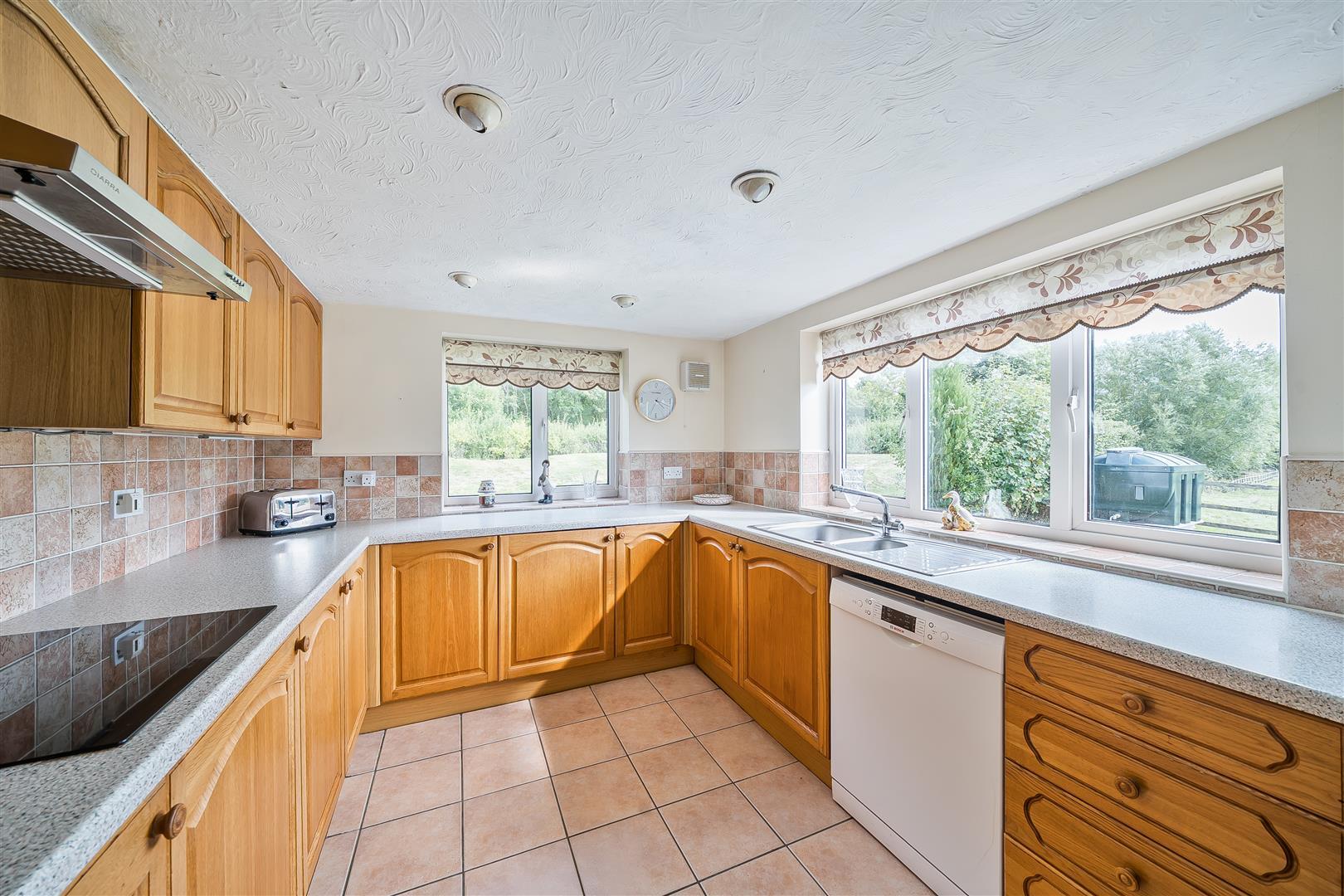 Property Image e08a5d76-beb1-4117-bb2e-16f083bbd807