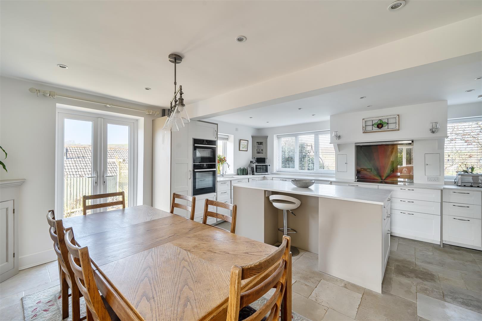 Property Image e08f685d-cba3-4470-a1e1-9ac270a783a1