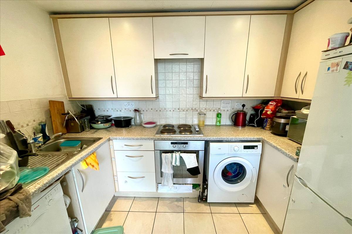 Property Image e0974008-2796-41d1-a2ec-893711dfc847