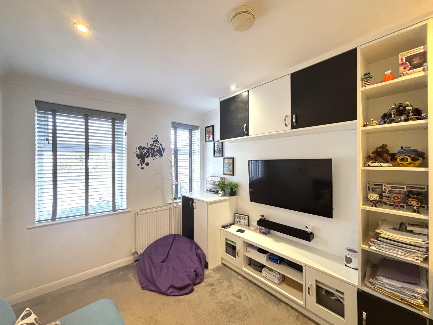 Property Image e0b1688a-c7ca-47e4-89d3-4b3b1f8060d3
