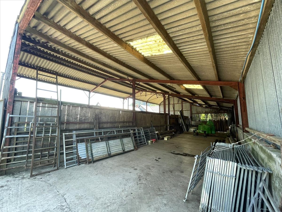 Property Image e0b8326f-4d67-437f-9a2b-3b1c64e660f3