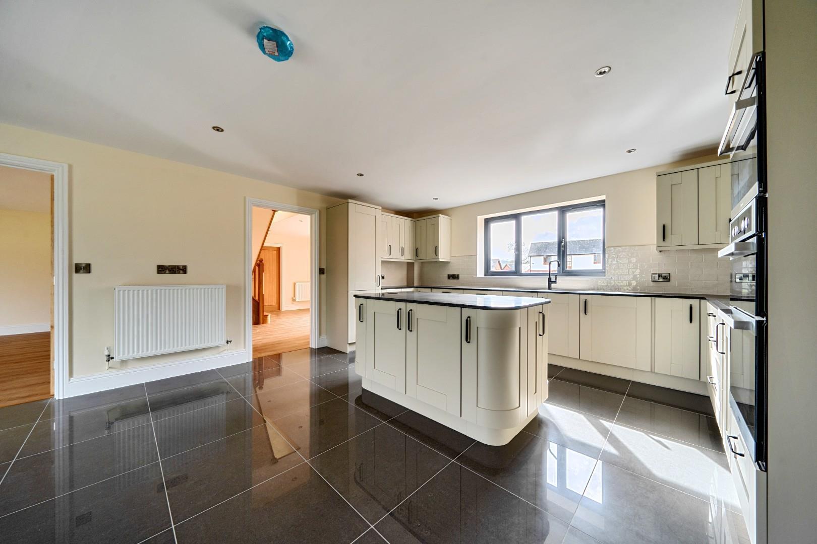 Property Image e0be09bd-feb3-420b-9081-b7db5e564c98