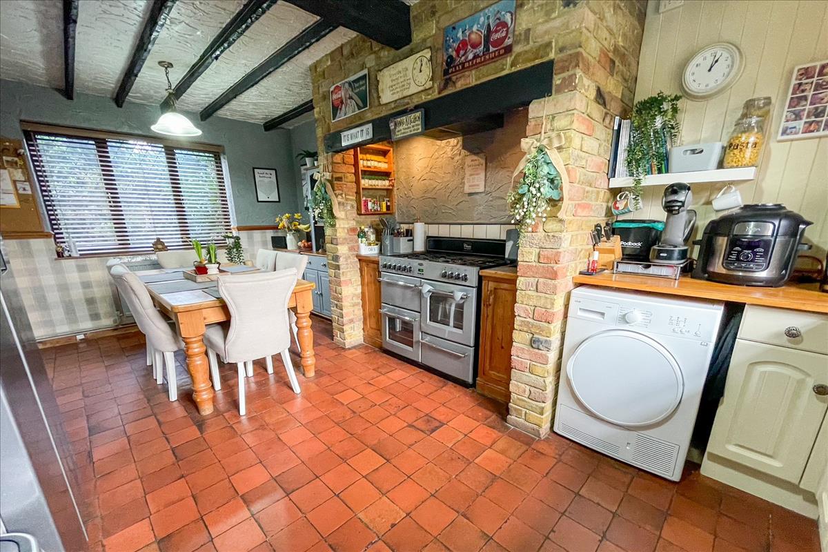 Property Image e0c083c5-403e-4839-b9f6-581981c00792
