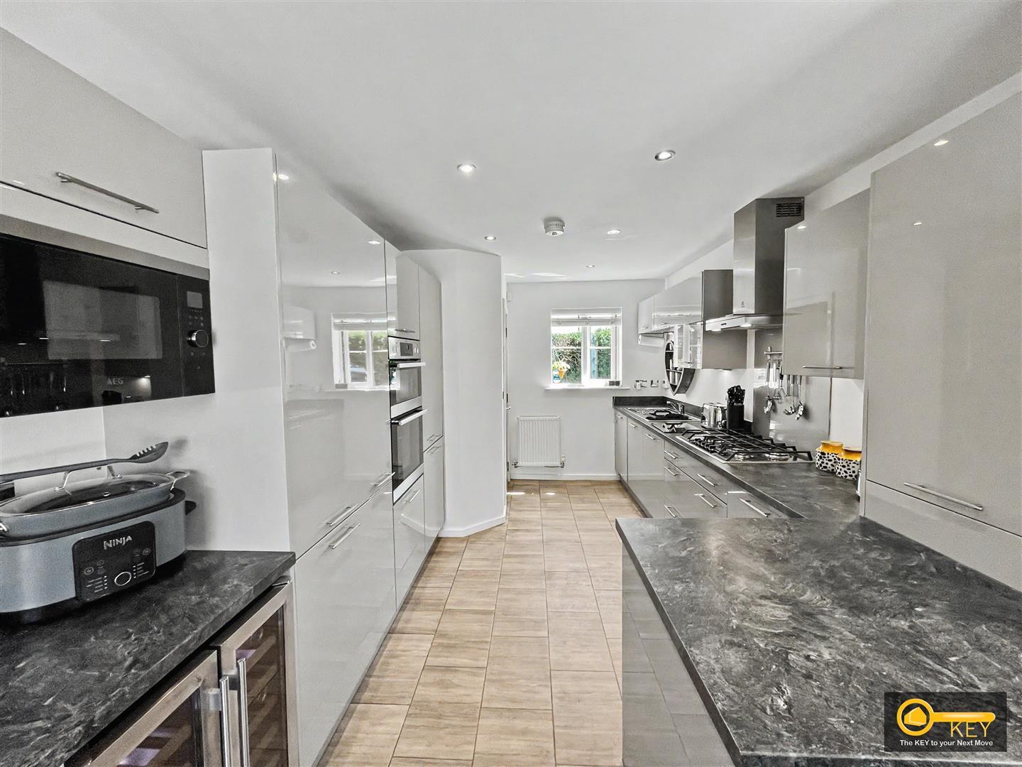 Property Image e0e28a74-ed01-4b0d-9770-0c14a9f1944d