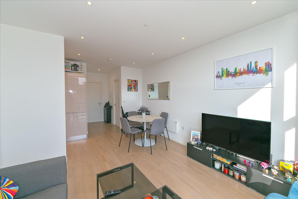 Property Image e0eac136-e2ce-4c5d-ae13-b913f8e6ec8b