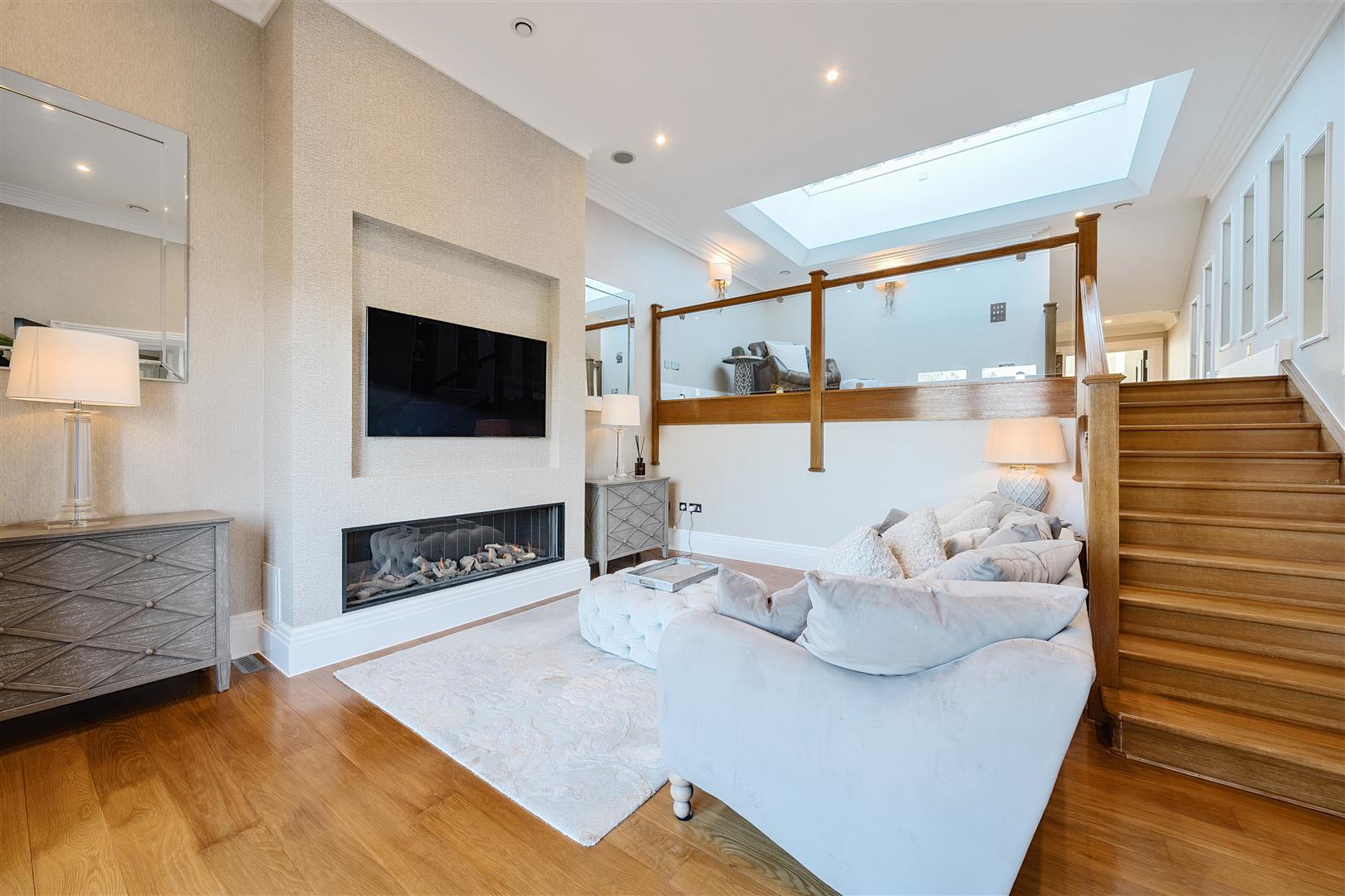 Property Image e0fdea2e-a458-4ab5-a5a3-5268093ea1a7