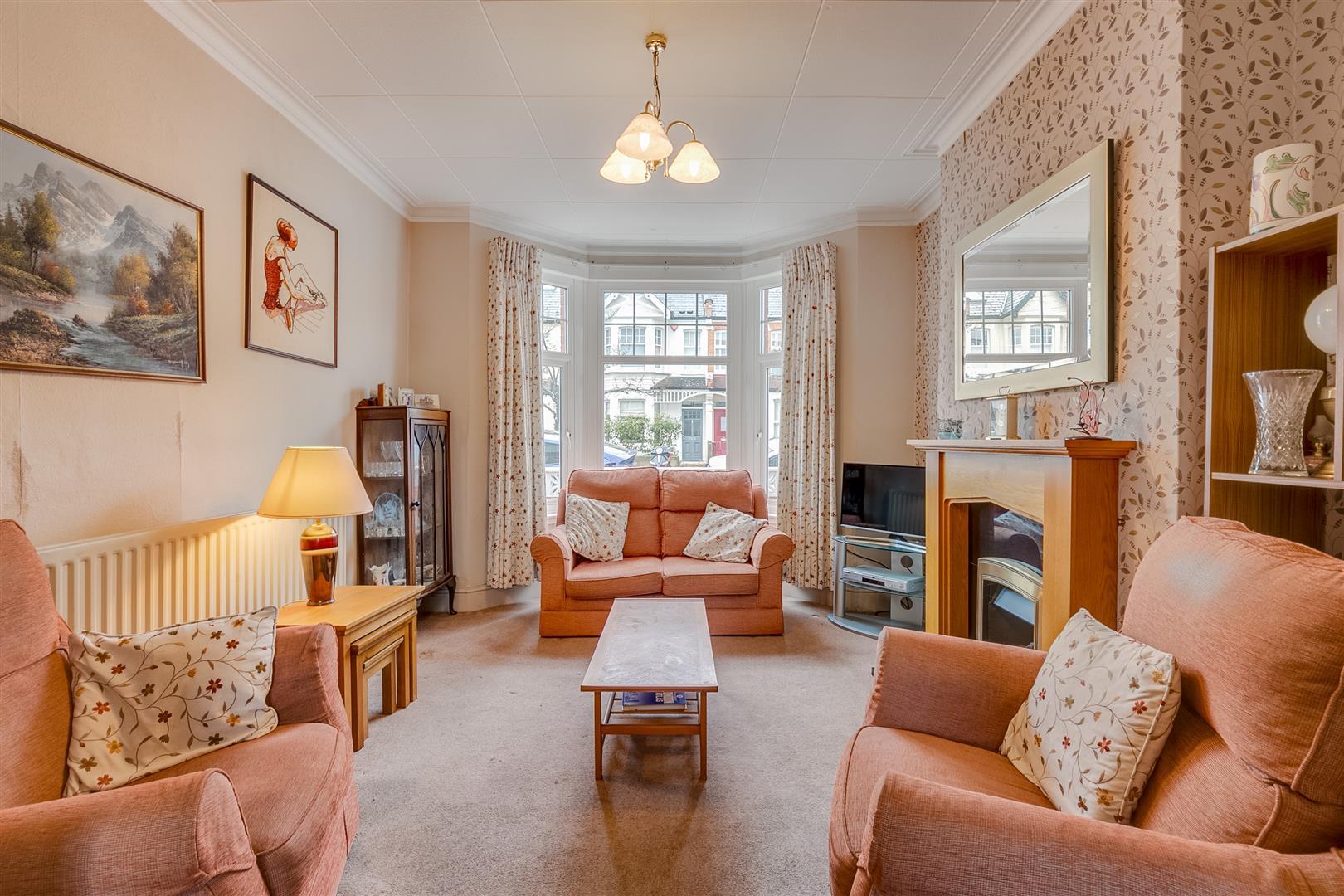 Property Image e1019753-0b5c-421c-85da-38186aeb5a04