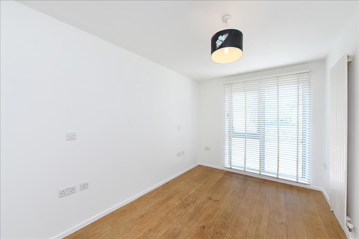 Architecturally designed 4 bedroom house for let in De Beauvoir