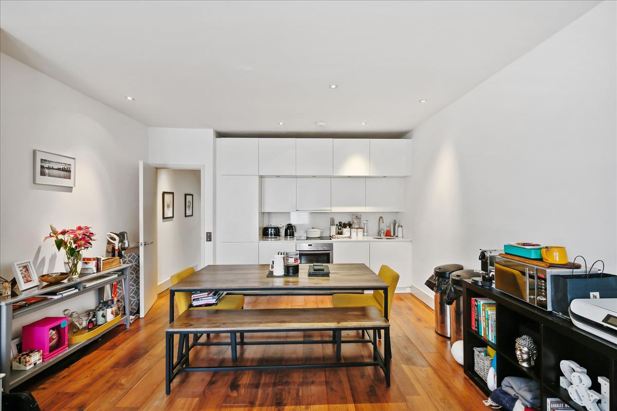 Property Image e131f1af-48e9-4881-b596-93243ecec482