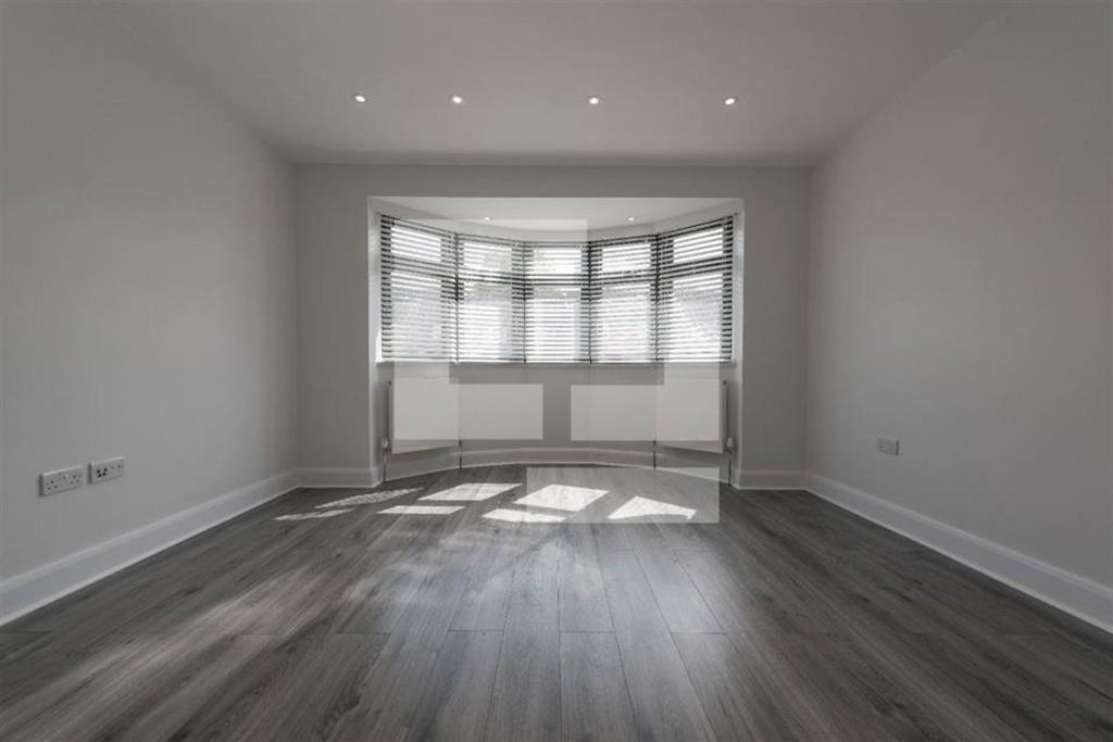 Property Image e1619017-58e8-4136-b5f3-21c5b2e7a358