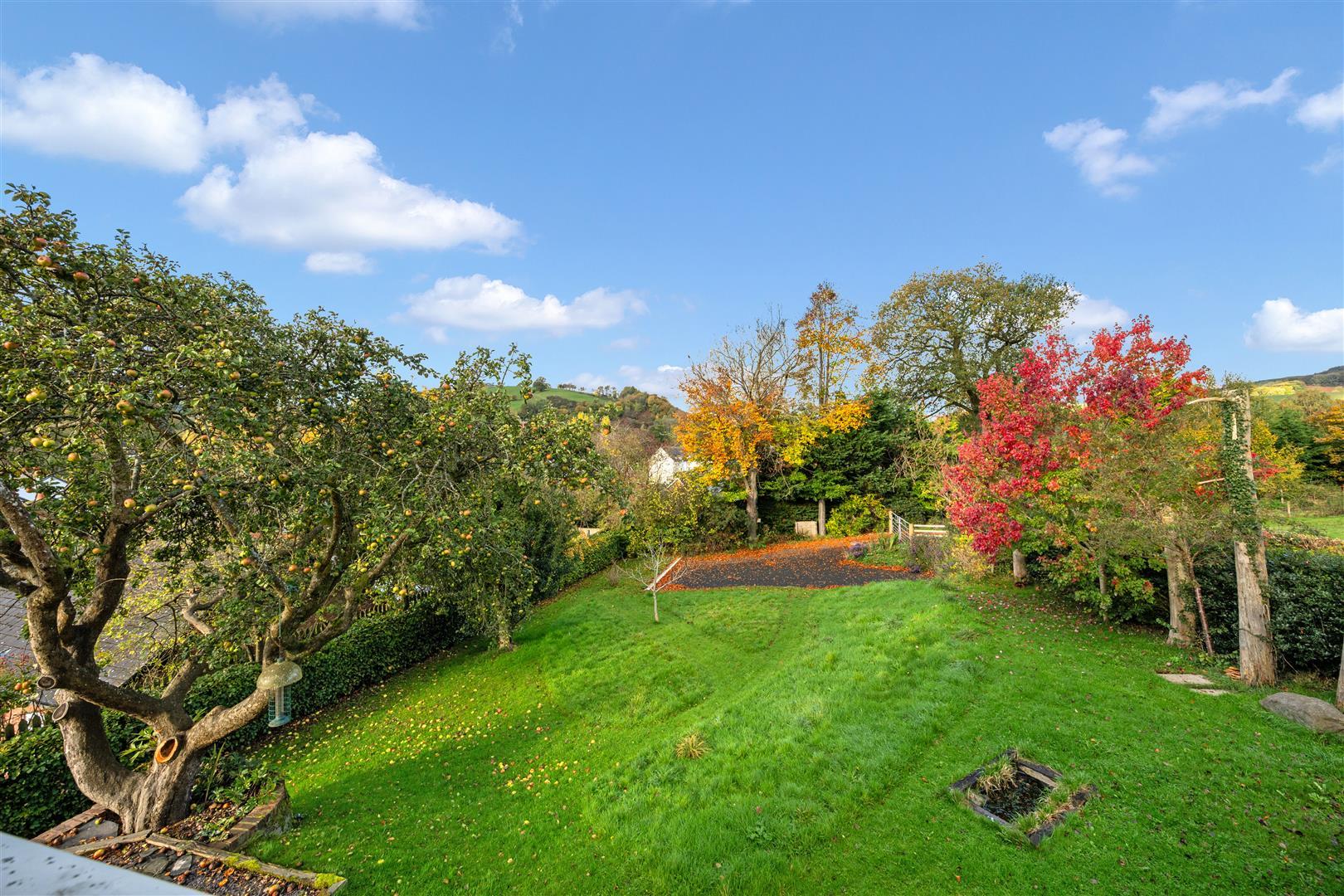 Property Image e163943c-e848-42b5-bbbd-f711983731ca