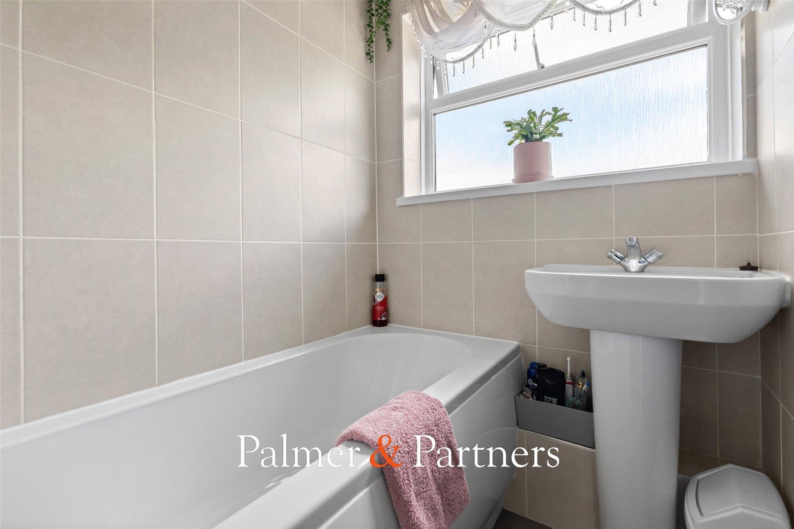 Property Image e1840db7-db5e-4fe3-b526-d05117dbf043
