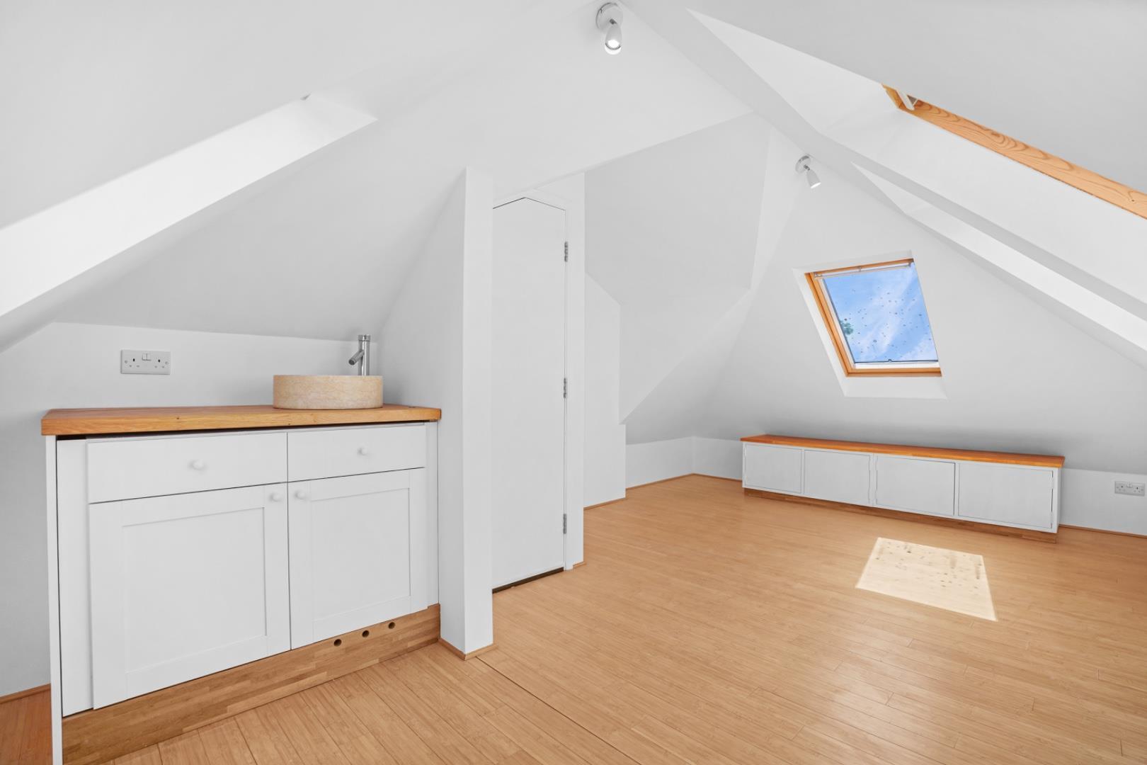 Property Image e1b32b61-914b-4c77-a8ec-50c1ee3cbac3