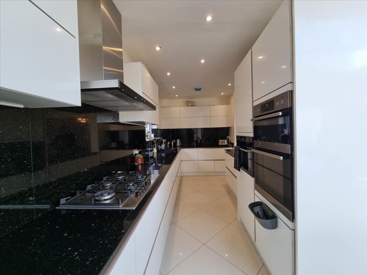 Property Image e1b90dff-97fa-4852-97e9-f545358f9528