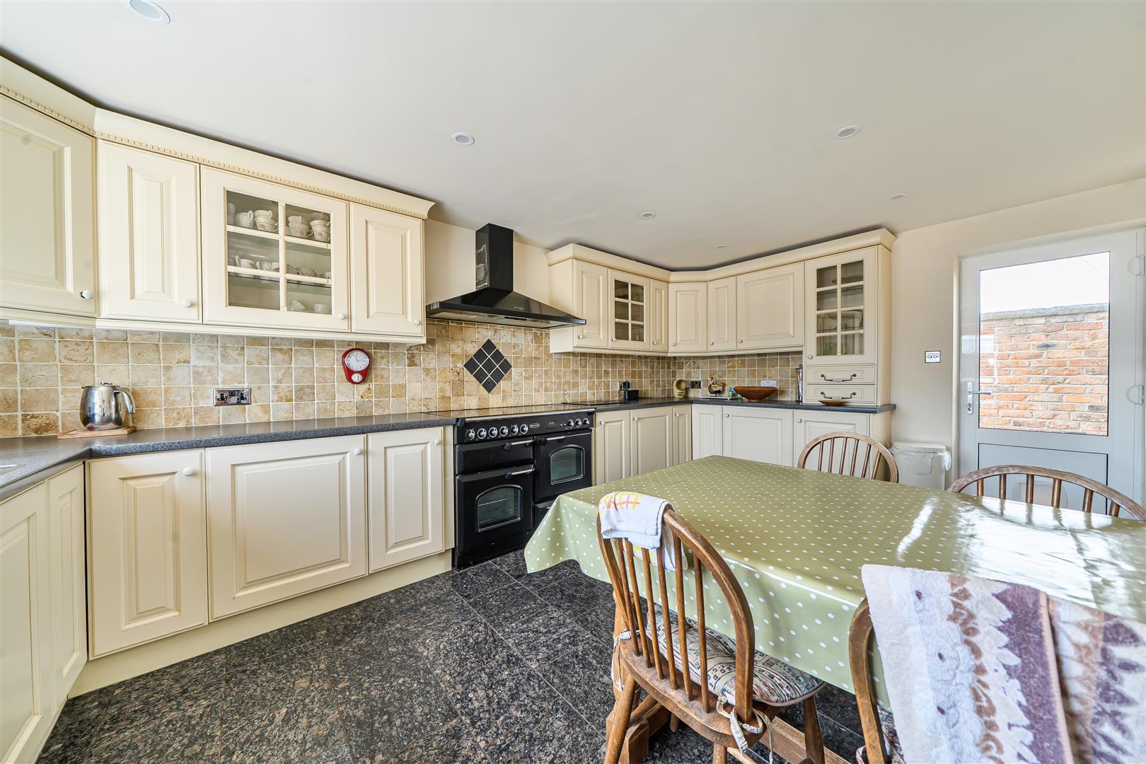 Property Image e1fd22c5-a7d7-4f4b-aa69-abba0986a011