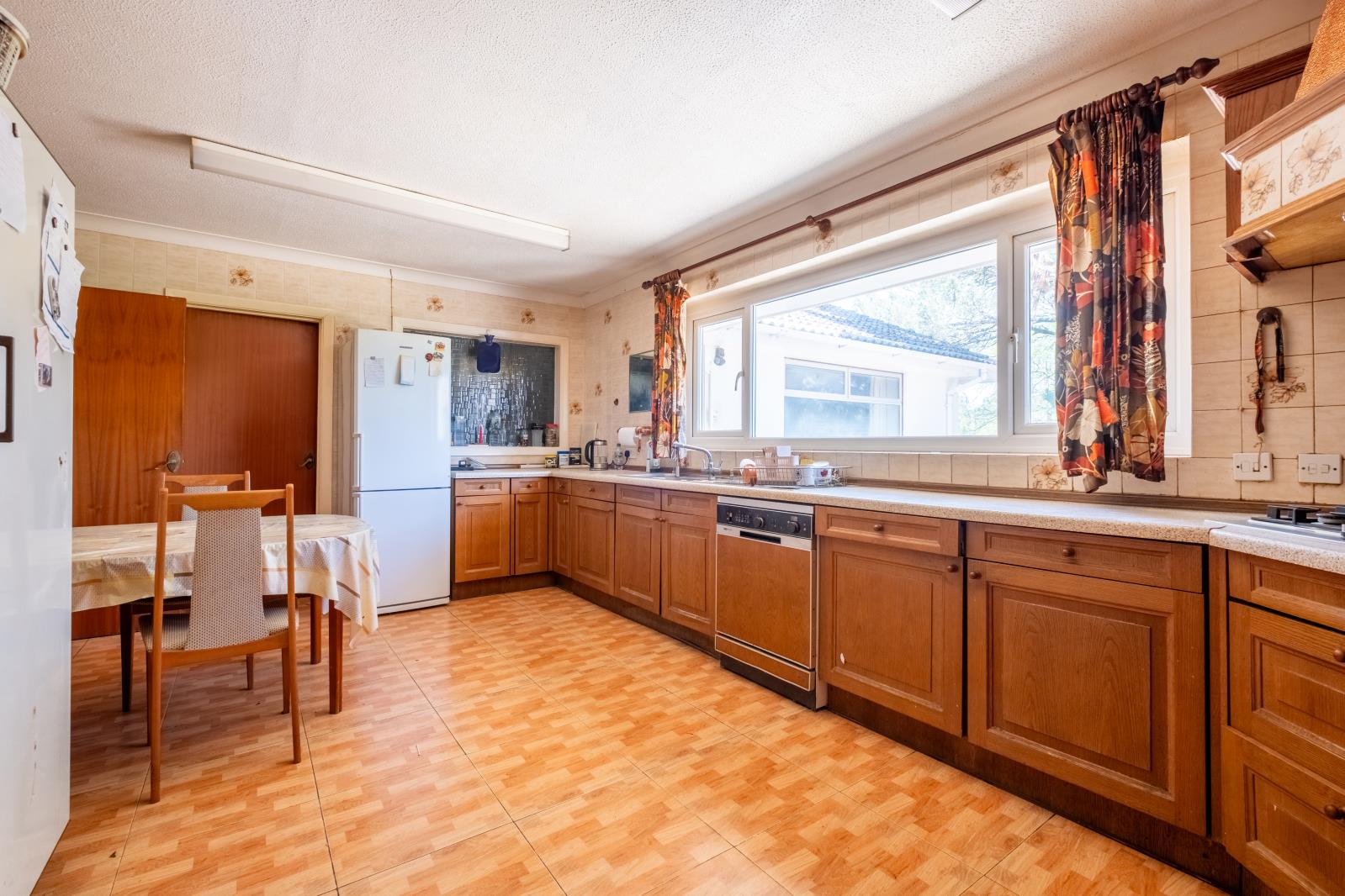 Property Image e20c476b-18ed-411b-bc27-51d60d4c3ab3