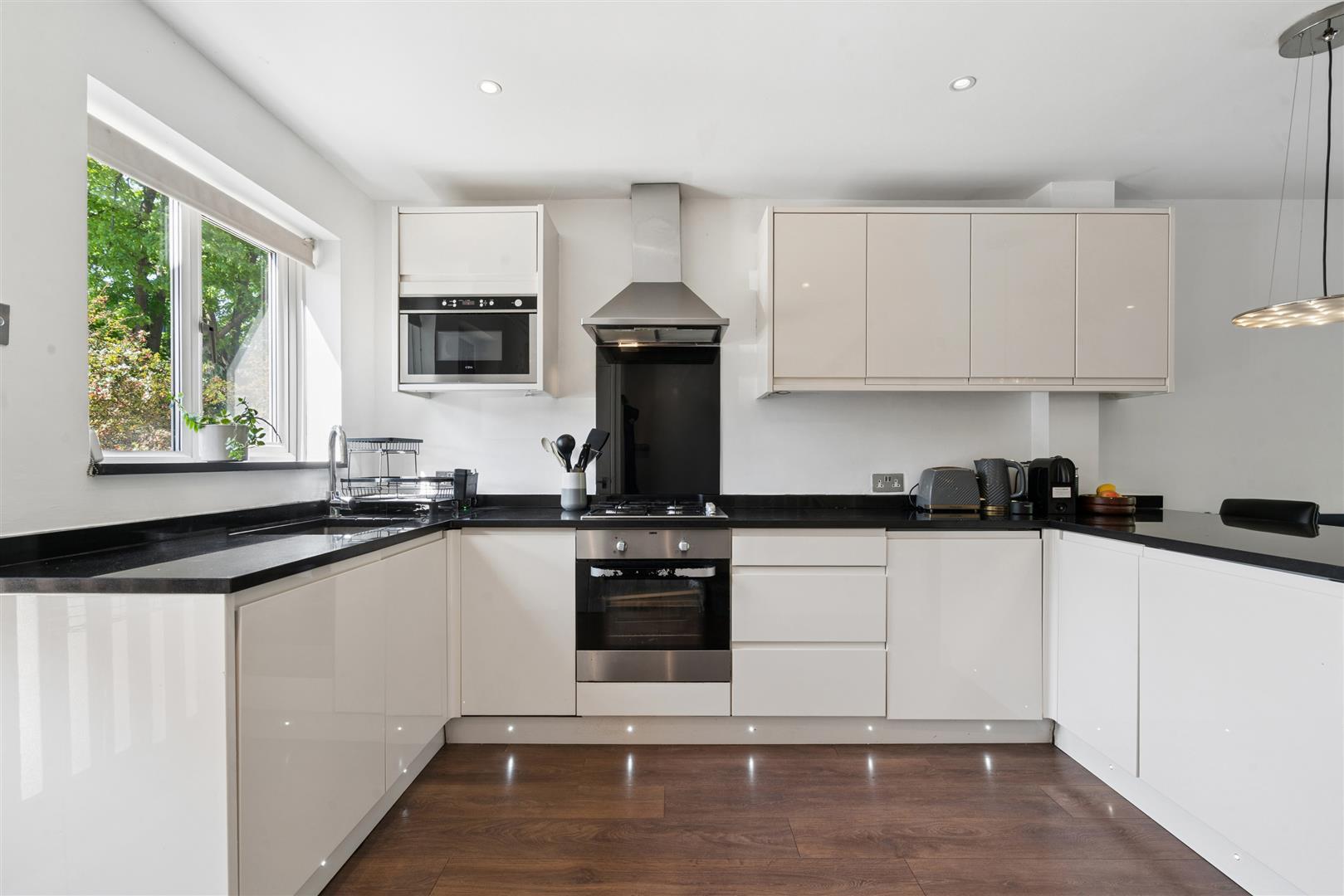 Property Image e20cf4e4-8666-453a-a7e2-ddda6b33a8ab