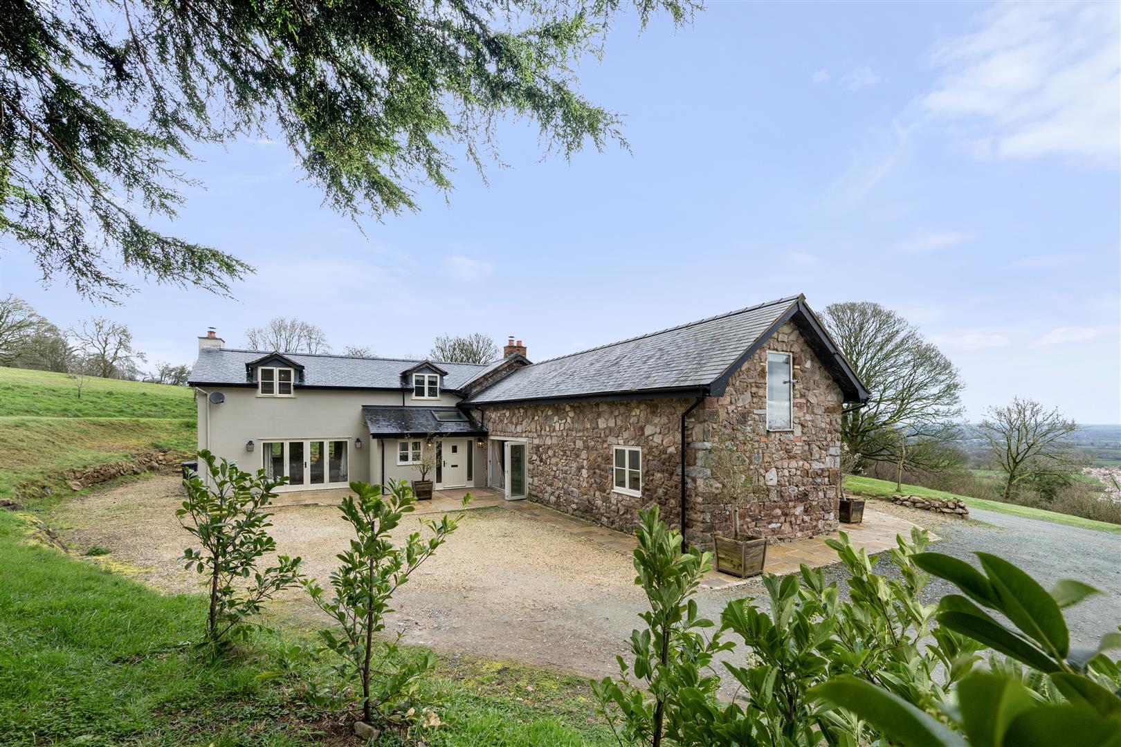 Property Image e22a7fca-f636-42fc-8a13-1c6539d15851