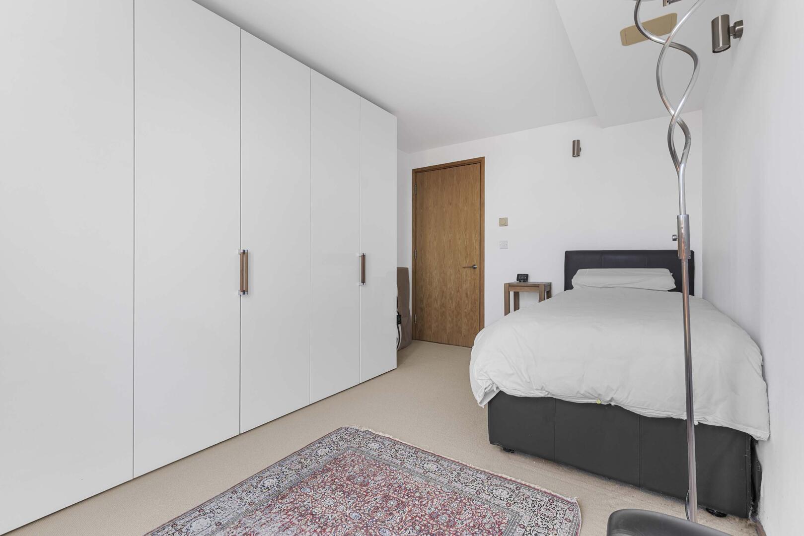 Property Image e230a20b-3e13-4097-986b-3964205f1ad4
