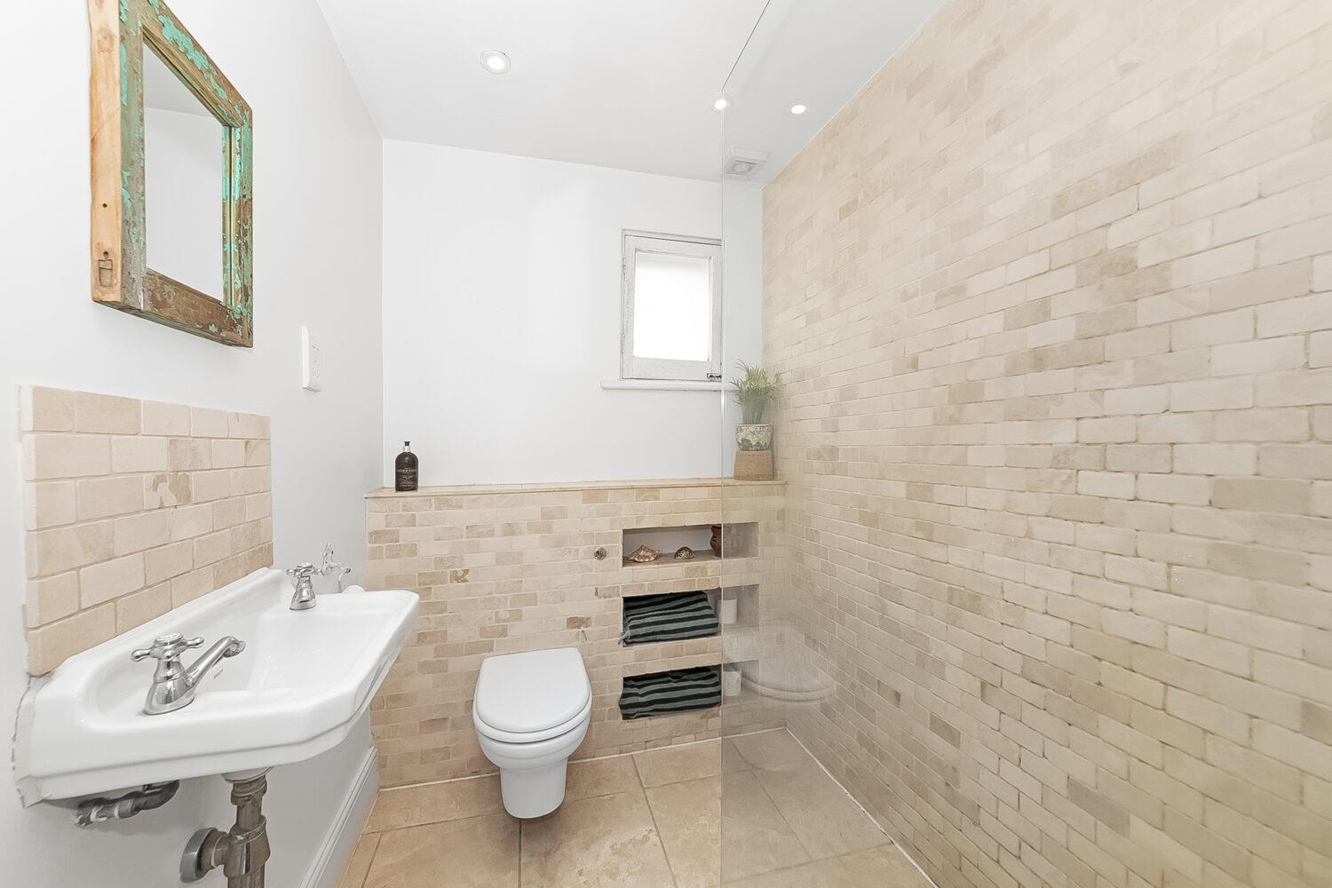 Property Image e243735a-7cee-4321-bf22-d2e240056599