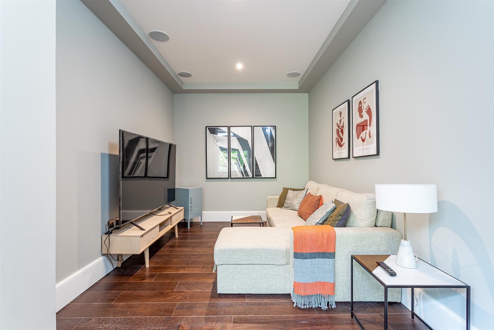 Property Image e25f2f03-eb59-4719-b1d3-6e365a9044e6