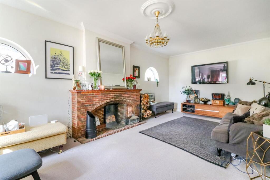 Property Image e28b6dae-7607-48a0-b7db-2e29e4ae6efc