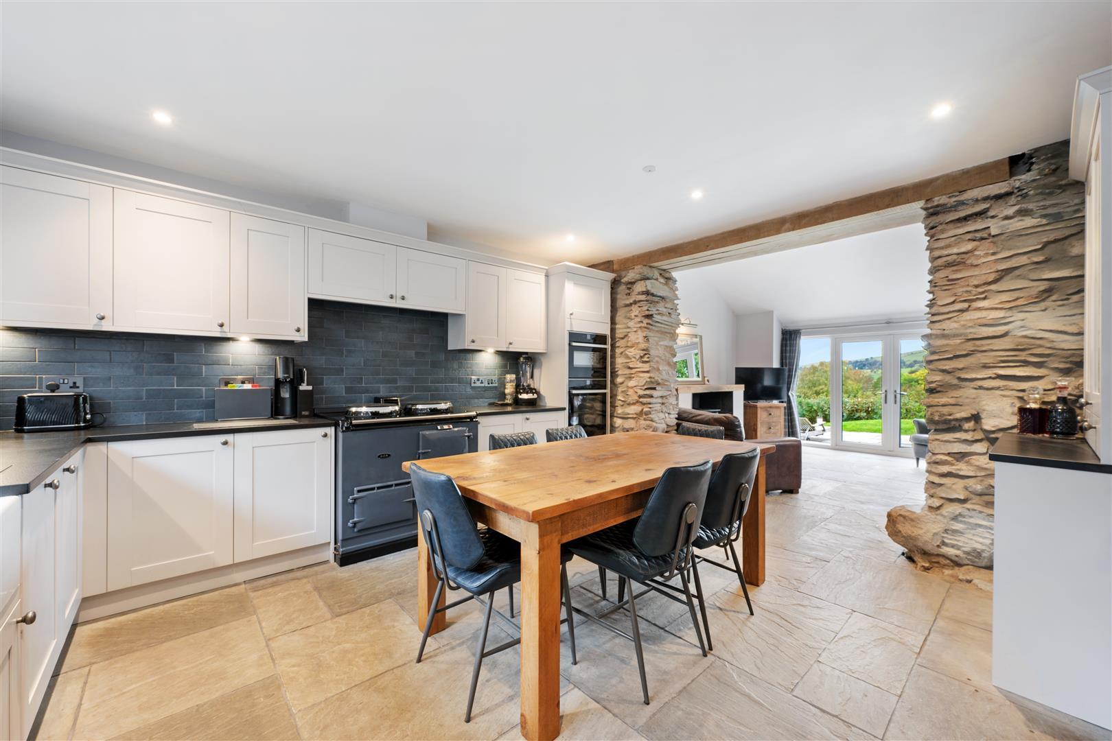Property Image e2bd8374-b653-429a-be8f-a9ba248fae8f